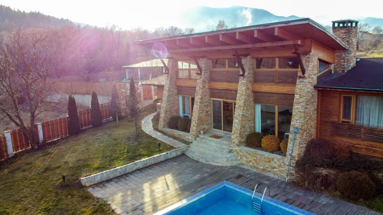 Luxury Houses In Добринище Екстериор снимка